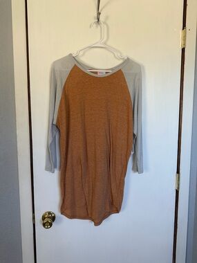LuLaRoe Rust Body with Light Gray Raglan Sleeves Top